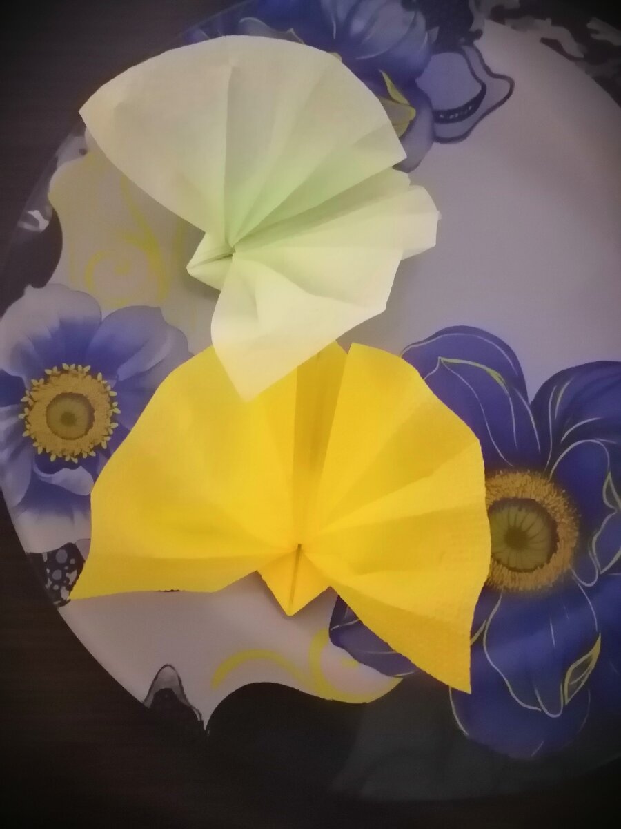 Бабочка из бумажных салфеток