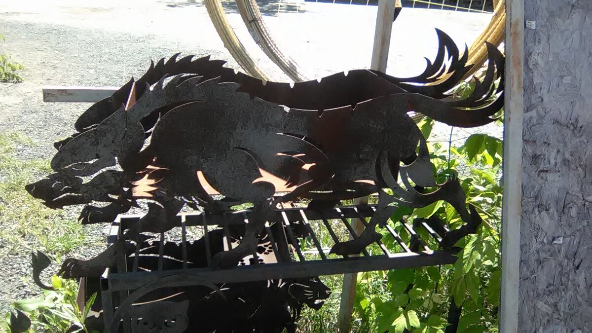 Мангал - Волк. Фото канала Железяка.