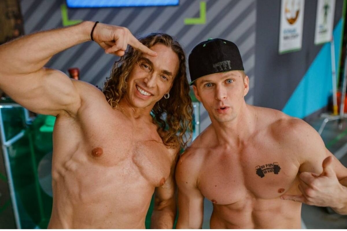 Курцин и Тарзан. Источник фото - сайт: https://clck.ru/RdrYh