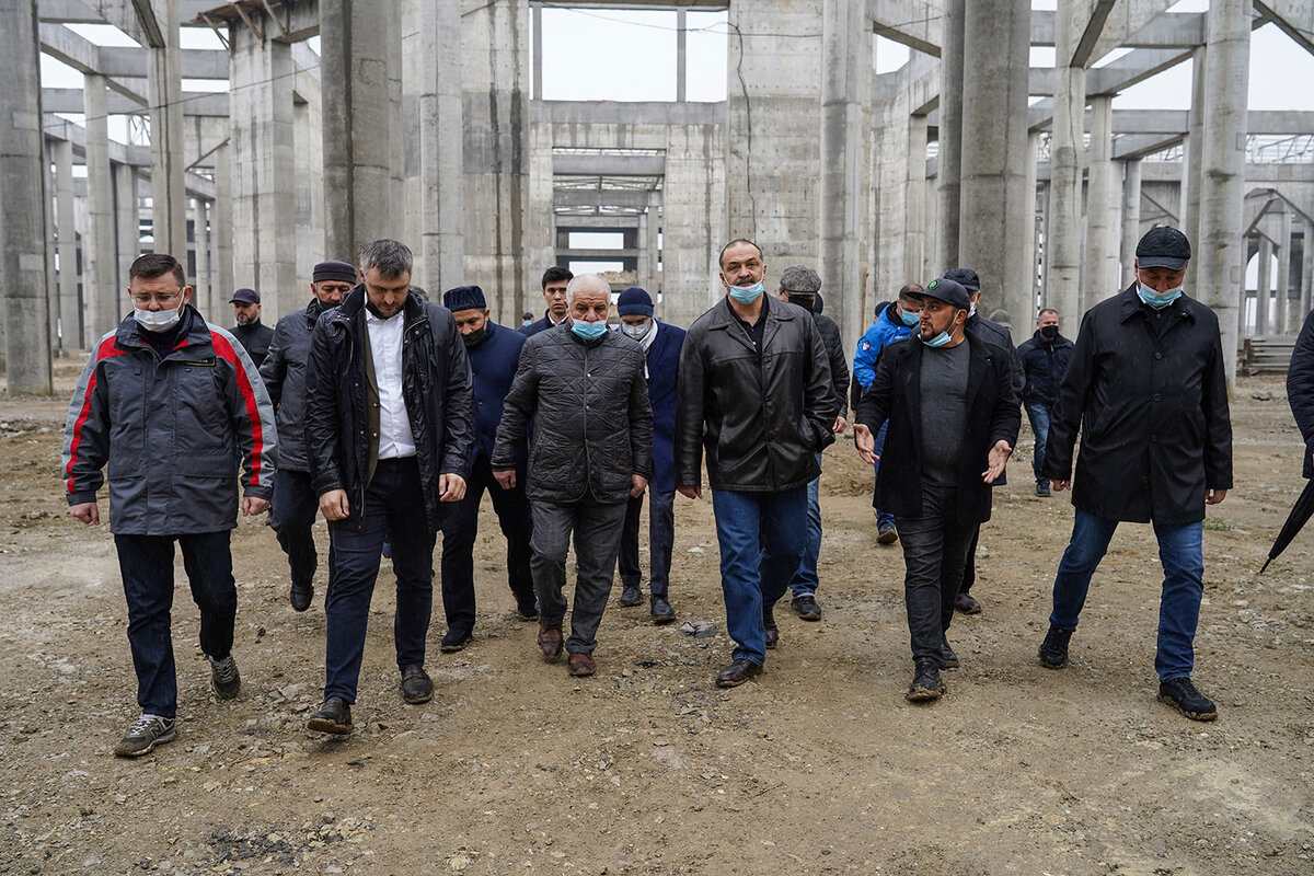 События в дагестане сегодня последние. Президент Дагестана Меликов дом. Меликов посетил. Руководитель АГИП РД Алексей Гасанов. Сергей Меликов в Дербенте.