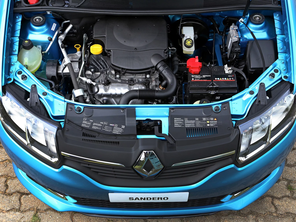 Sandero двигатели. Двигатель Рено Сандеро степвей 2. Renault Sandero 2 Stepway двигателя. Рено Логан 2014 двигатель. Рено Сандеро степвей 2 82 л.с двигатель.