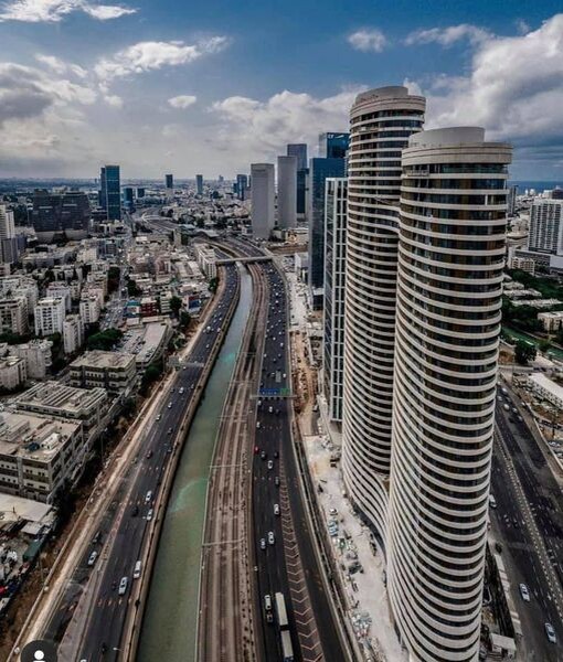 Фото крутое, но, увы, не мое. https://www.facebook.com/groups/Israel.Positive/permalink/813352165891990/