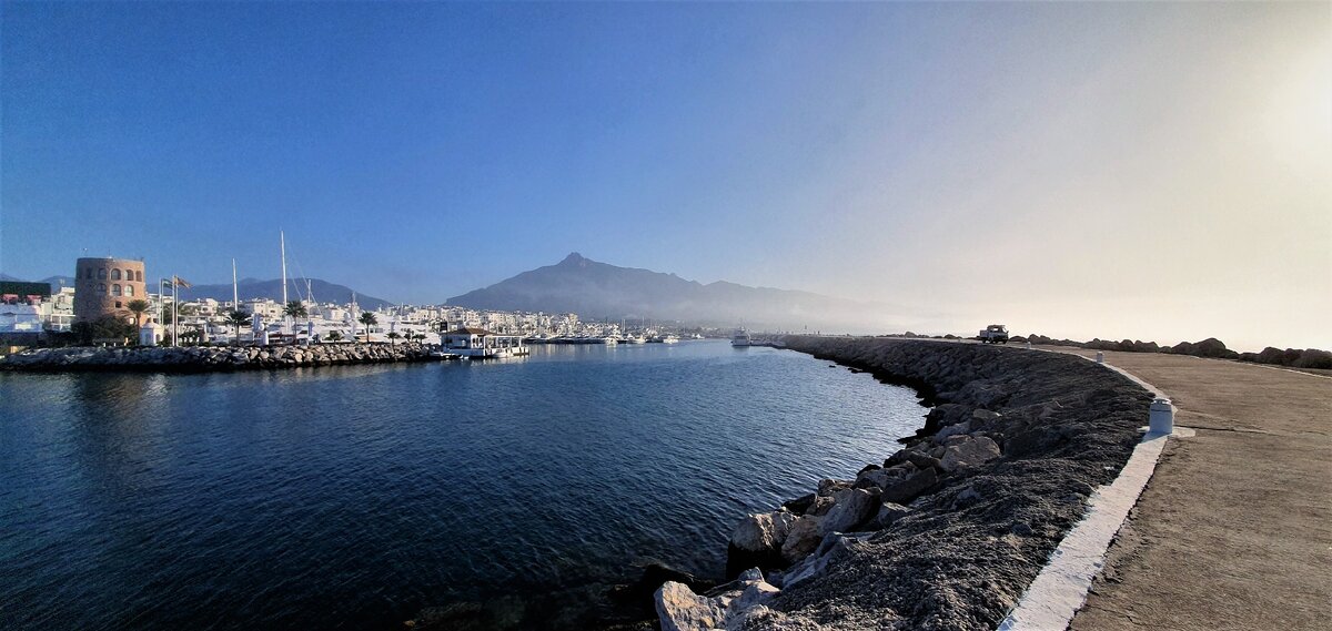 Пуэрто Банус, Испания