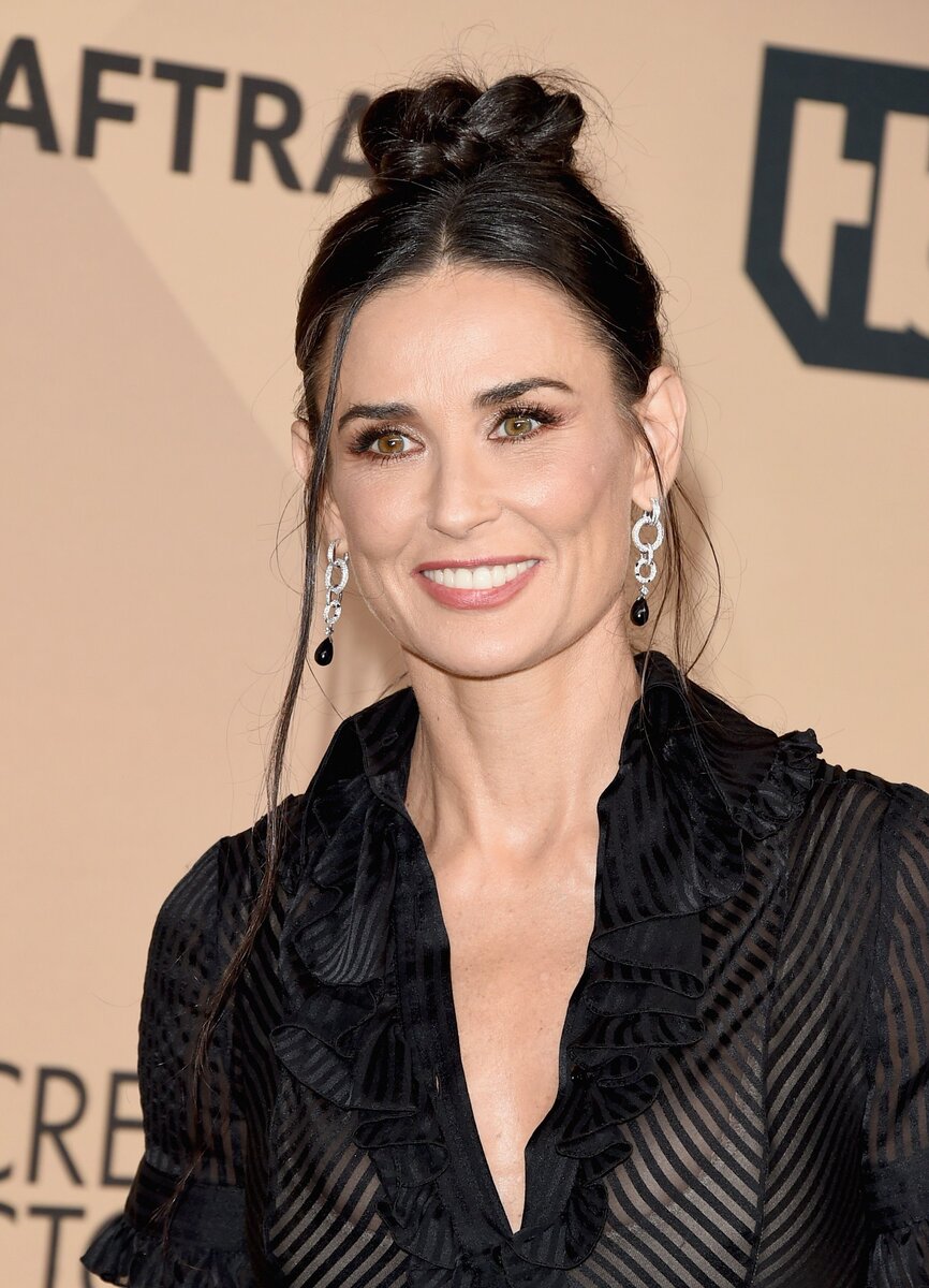 Деми Мур до пластики