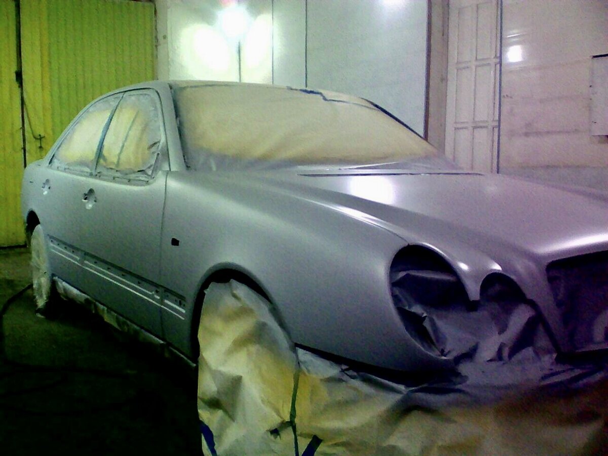 Наверное, эксперименты с краской велись для выведения новых цветов, а не экономии, но это не точно.