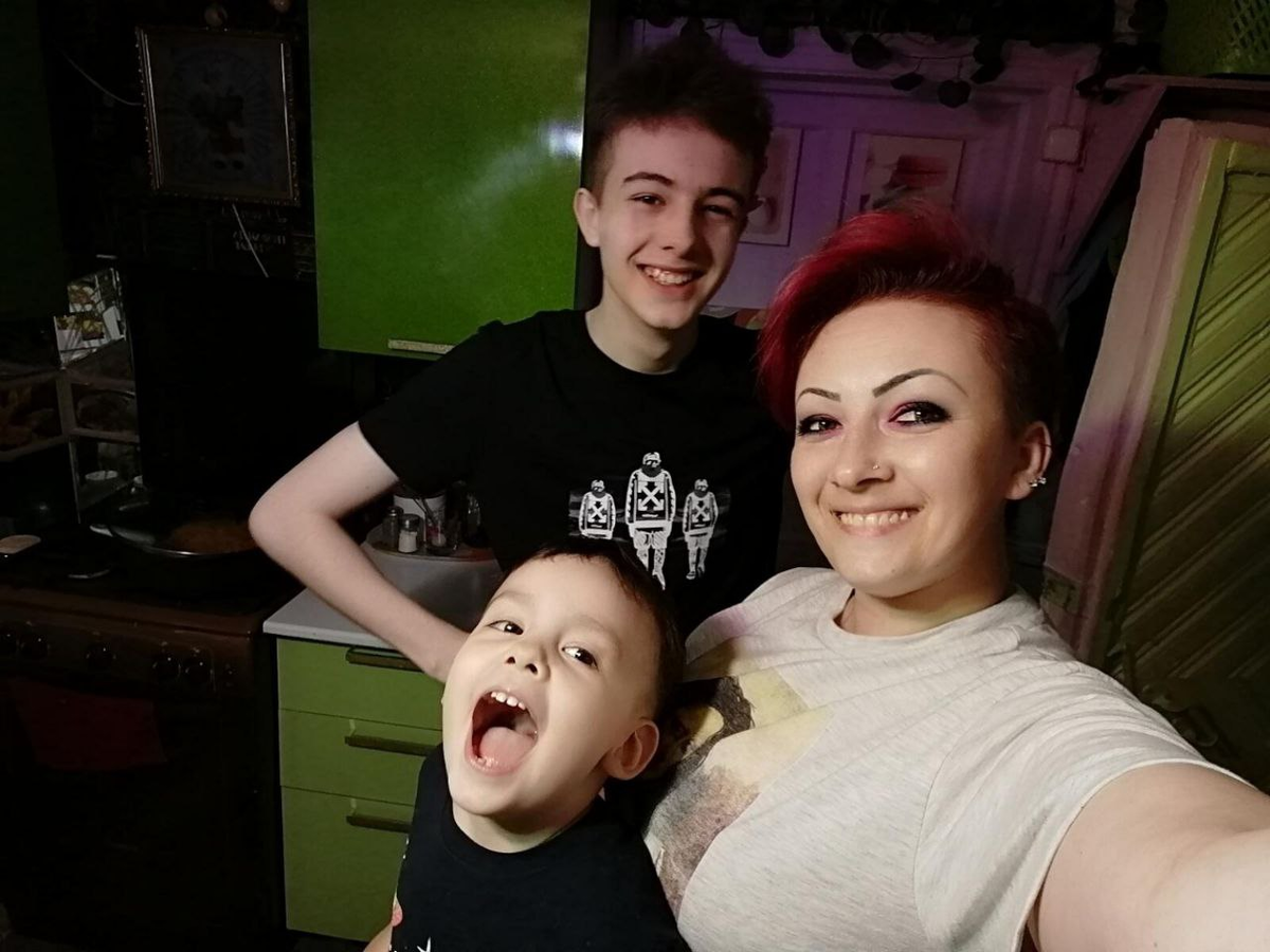 Игорь, его мать Наталья и младший брат Леша, фото из личного архива семьи