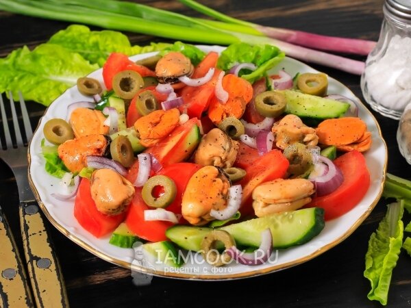 Салат из фунчозы с овощами