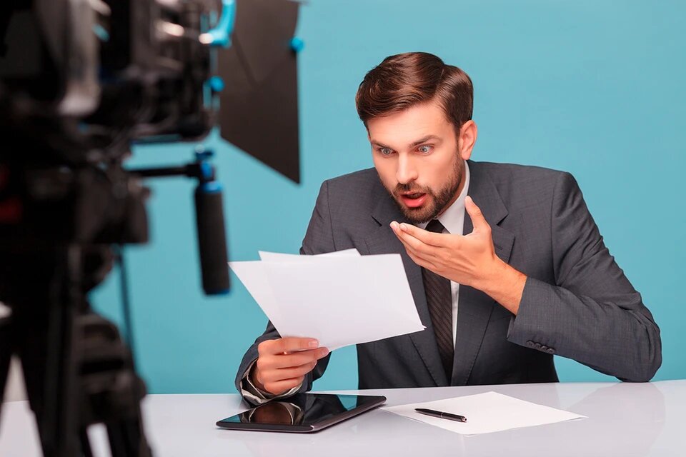 зарплата диктора телевидения. сколько зарабатывают телеведущие. зарплата диктора телевидения. зарплата ведущих.