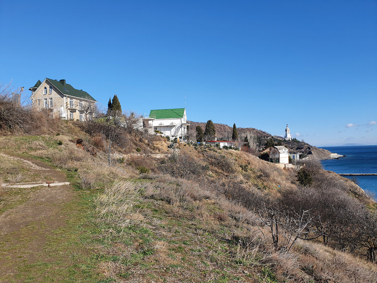 Крым Малоречка. Крохотное село вблизи Алушты и такое популярное среди  туристов из-за дешёвого жилья на берегу моря | Крымская путешественница |  Дзен