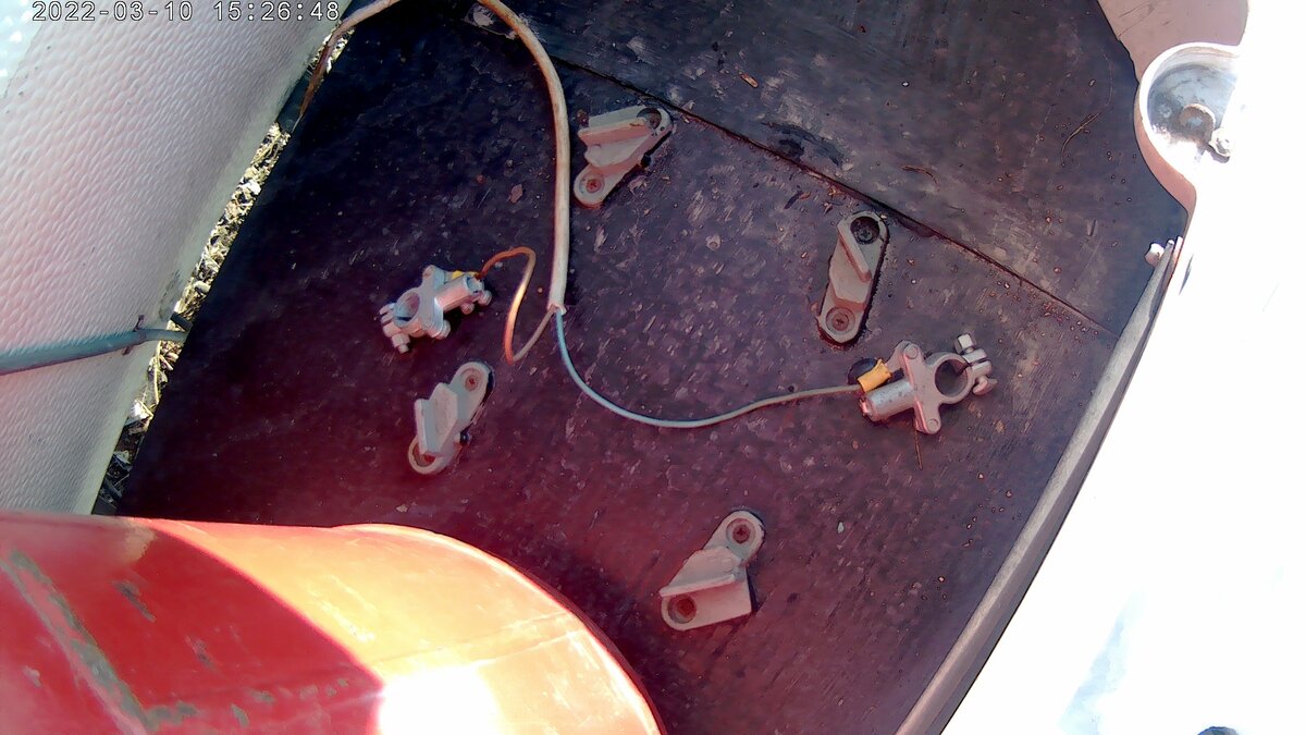 Заряжаю акб от бензогенератора или 220 в.