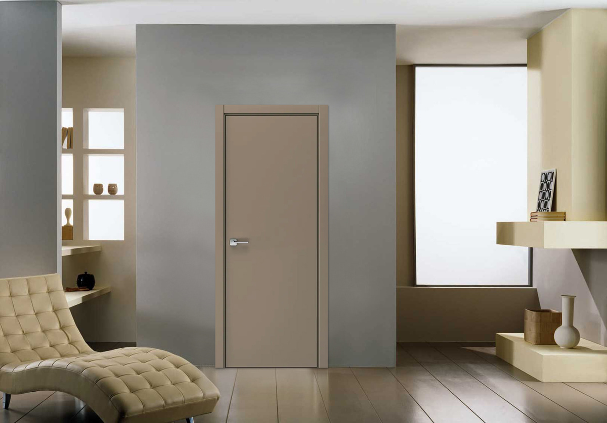 Дверное полотно В07 с акцентом на металлической фурнитуре впишется в обновлённый интерьер. За дверью удобно ухаживать, поэтому модель остаётся популярной. Кофейный оттенок подойдёт сочетанию стилей сканди и модерна