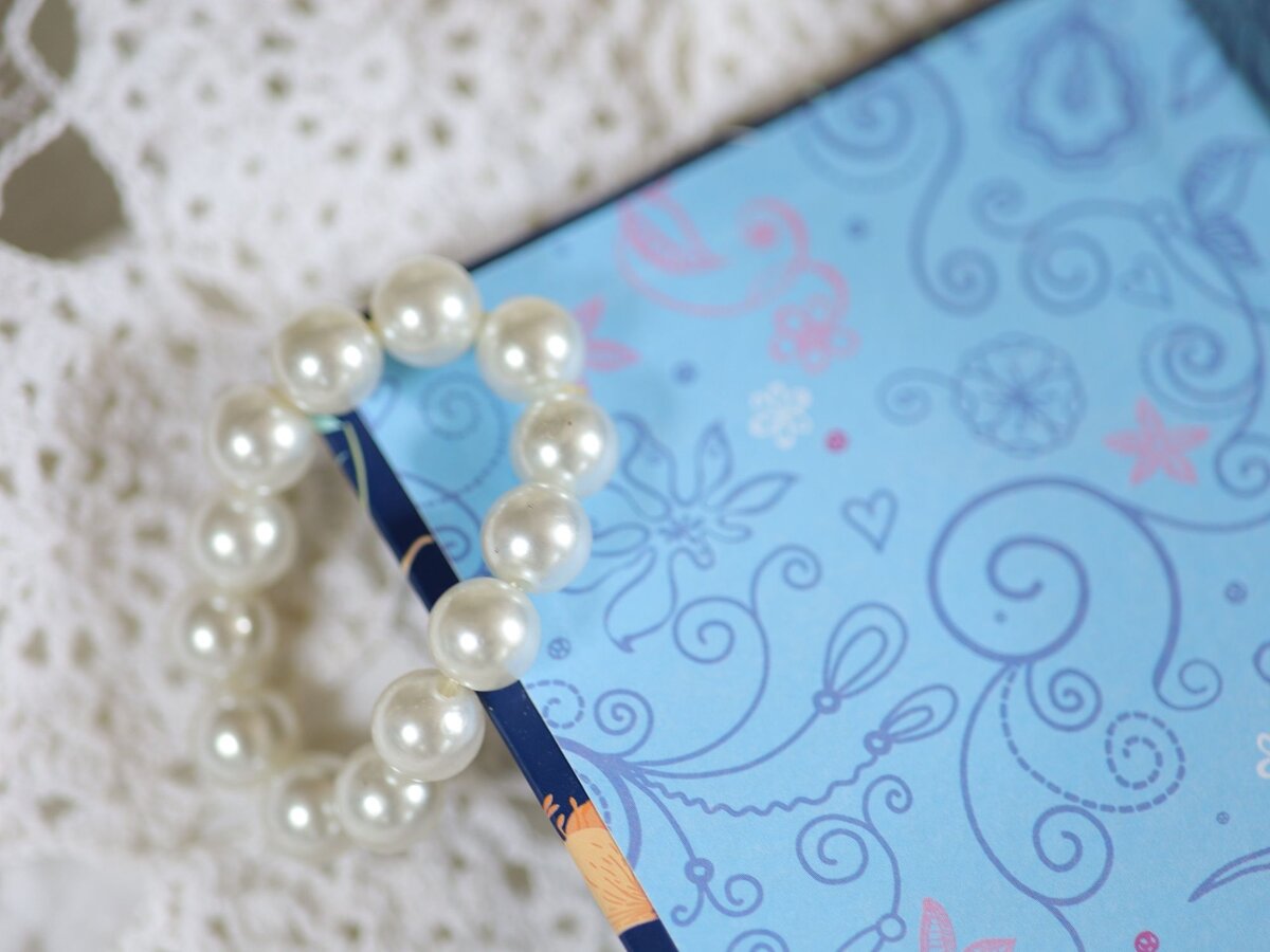 Милый форзац с незамысловатыми рисунками