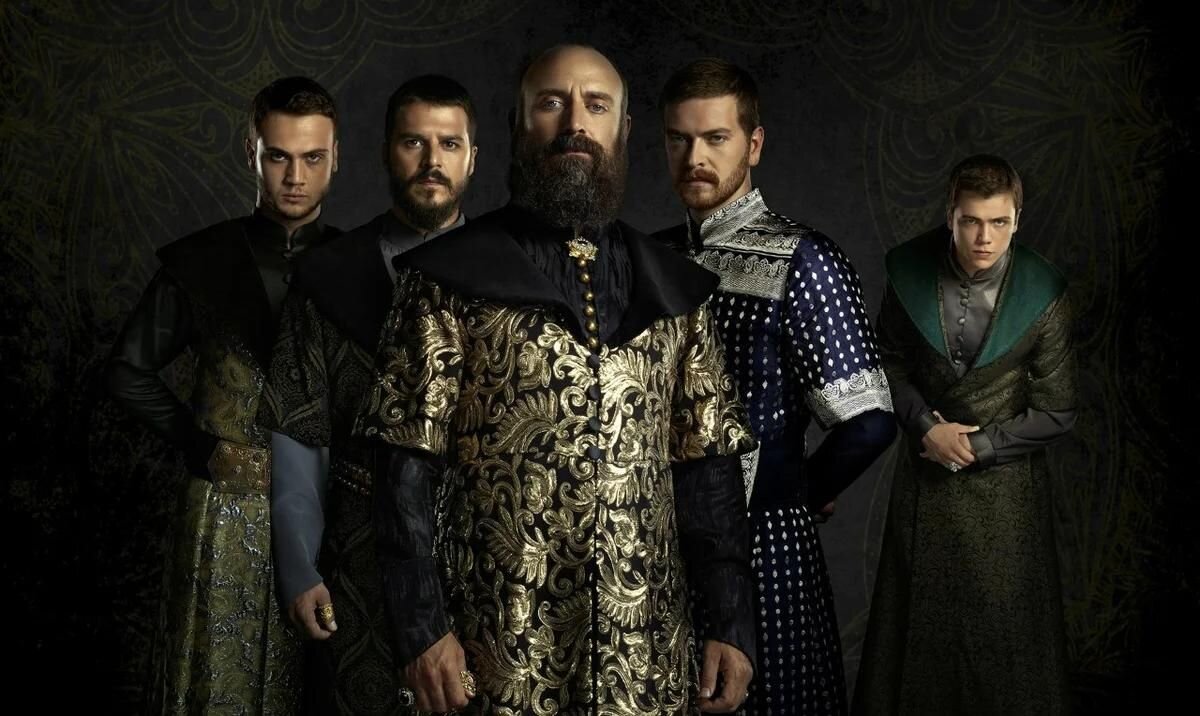 Сулейман со своими шехзаде в сериале " Великолепный век".