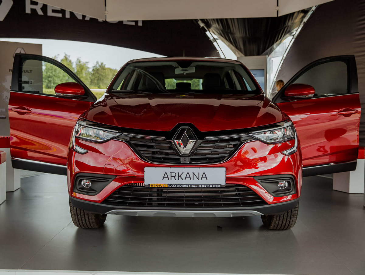 Официальный дилер Renault распродает склад автомобилей с выгодой до 400 000 рублей