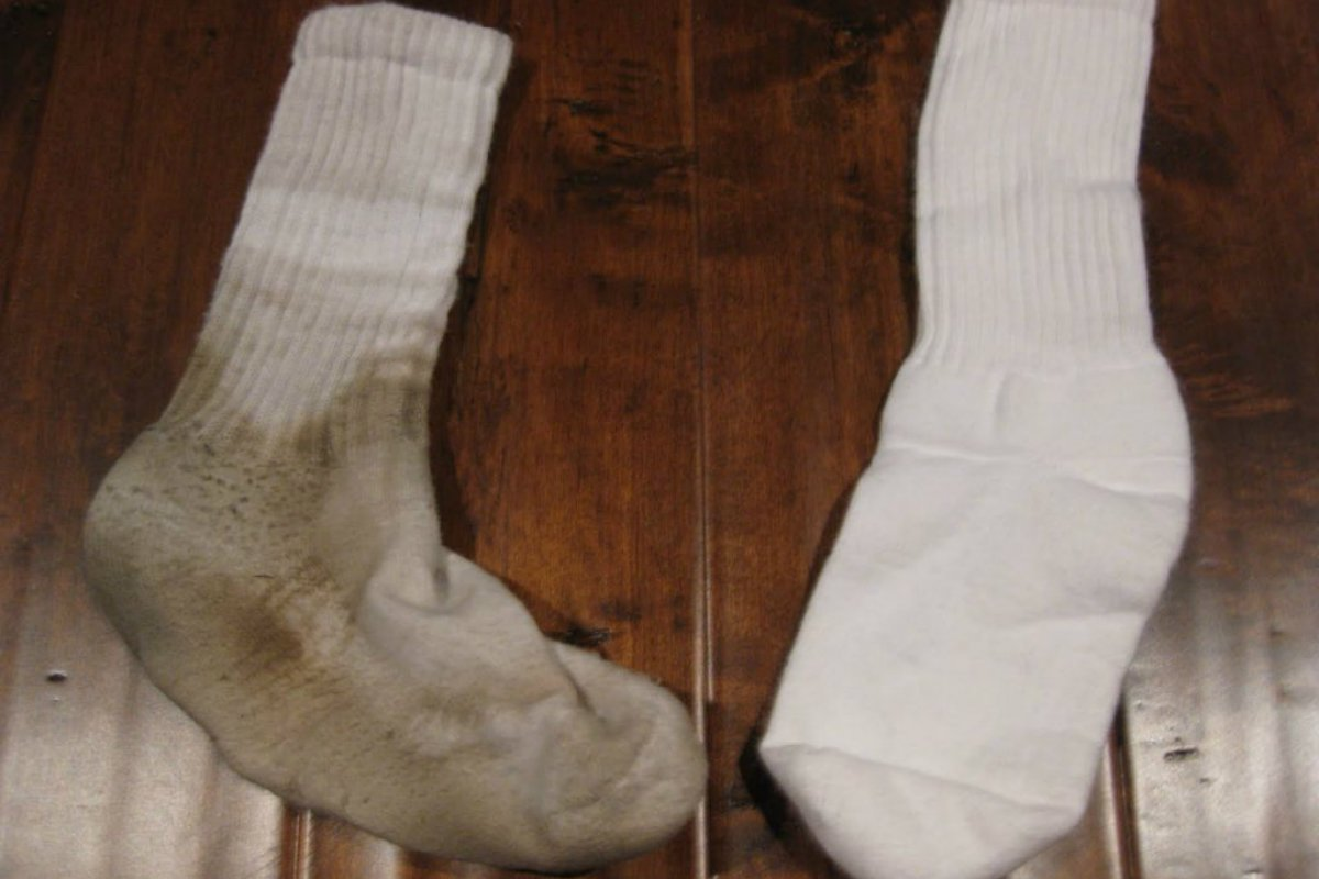 Белые женские грязные носочки. Грязные женские носки. Кто возвращал носки