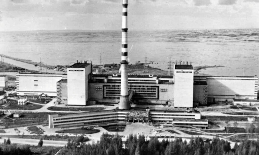 Фото первой очереди ЛАЭС, впервые опубликованное в журнале "Наука и Жизнь"