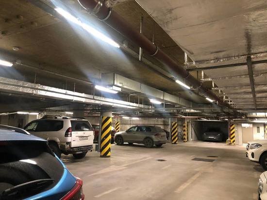     Также параллельный импорт решил вопрос с нехваткой некоторых запчастей для дорогих иномарок. Фото: «МК в Питере»