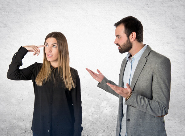 Вы никогда не сможете переспорить глупого человека, даже не пытайтесь. Фото © Shutterstock