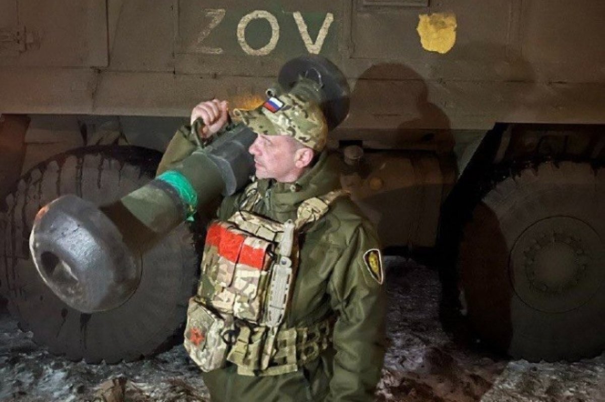    Депутат Лебедев из Новосибирска сделал фото с трофейным Джавелином на СВО