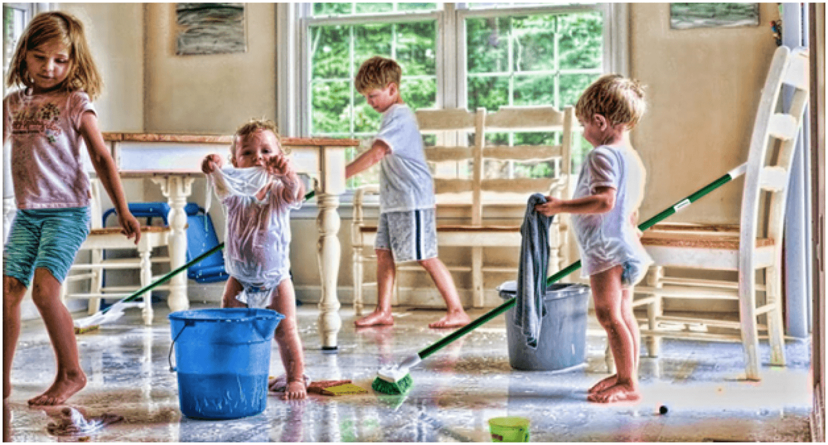 дети убираются