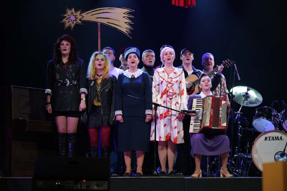    Лирическая комедия «Облако-рай» Олег УКЛАДОВ