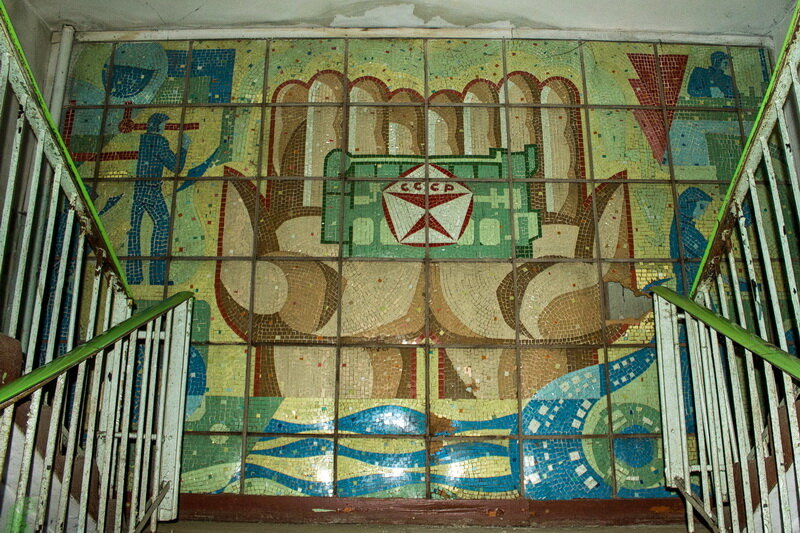 Заводоуправление когда-то большого мощного завода Дальдизель, специализировавшегося на производстве большого ассортимента дизелей, поставляемых как в республики бывшего СССР, так и в другие страны. Его продукция до сих пор исправно служит в различных отраслях, хотя сам завод уже давно прекратил своё существование.