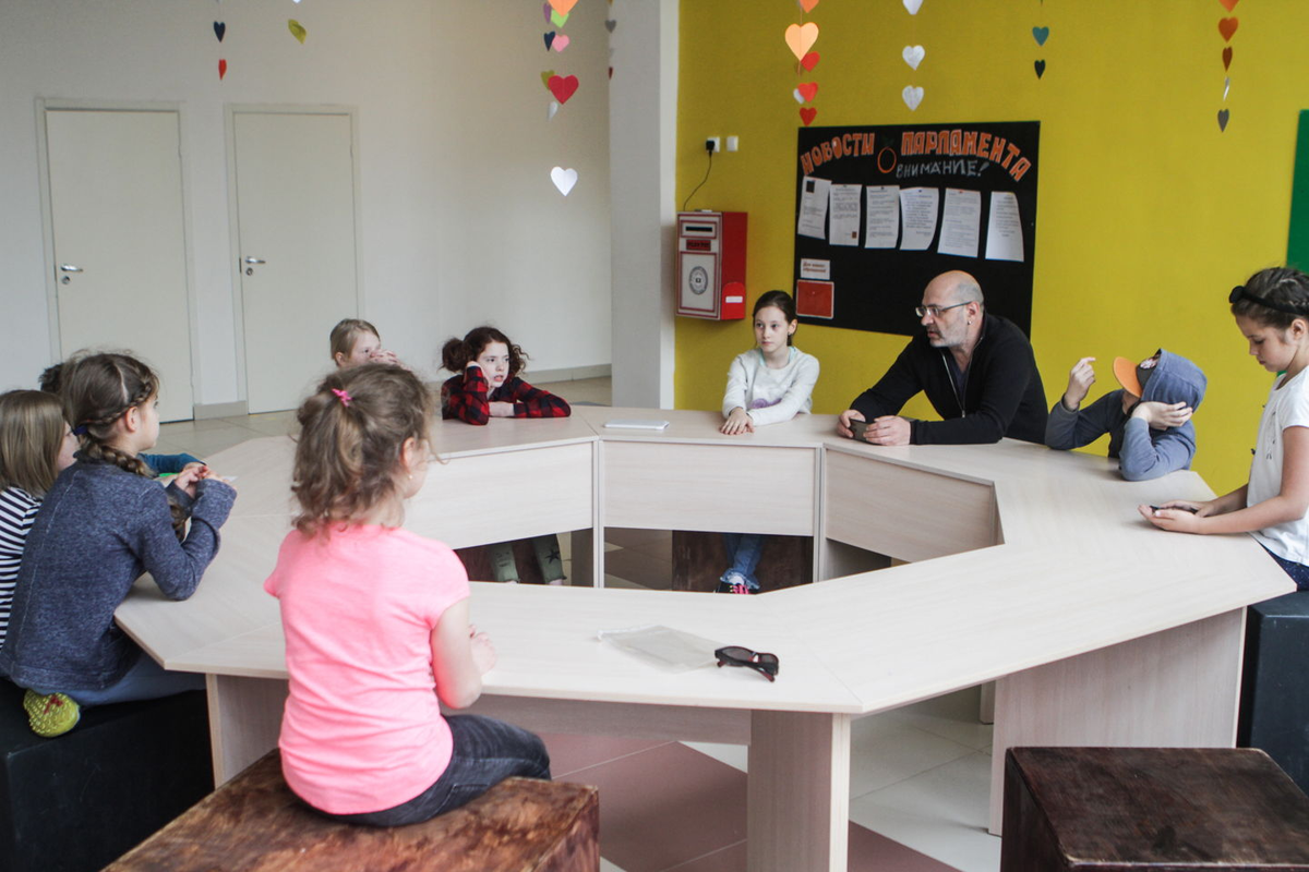 Парламент школы. Фото с tildacdn.com