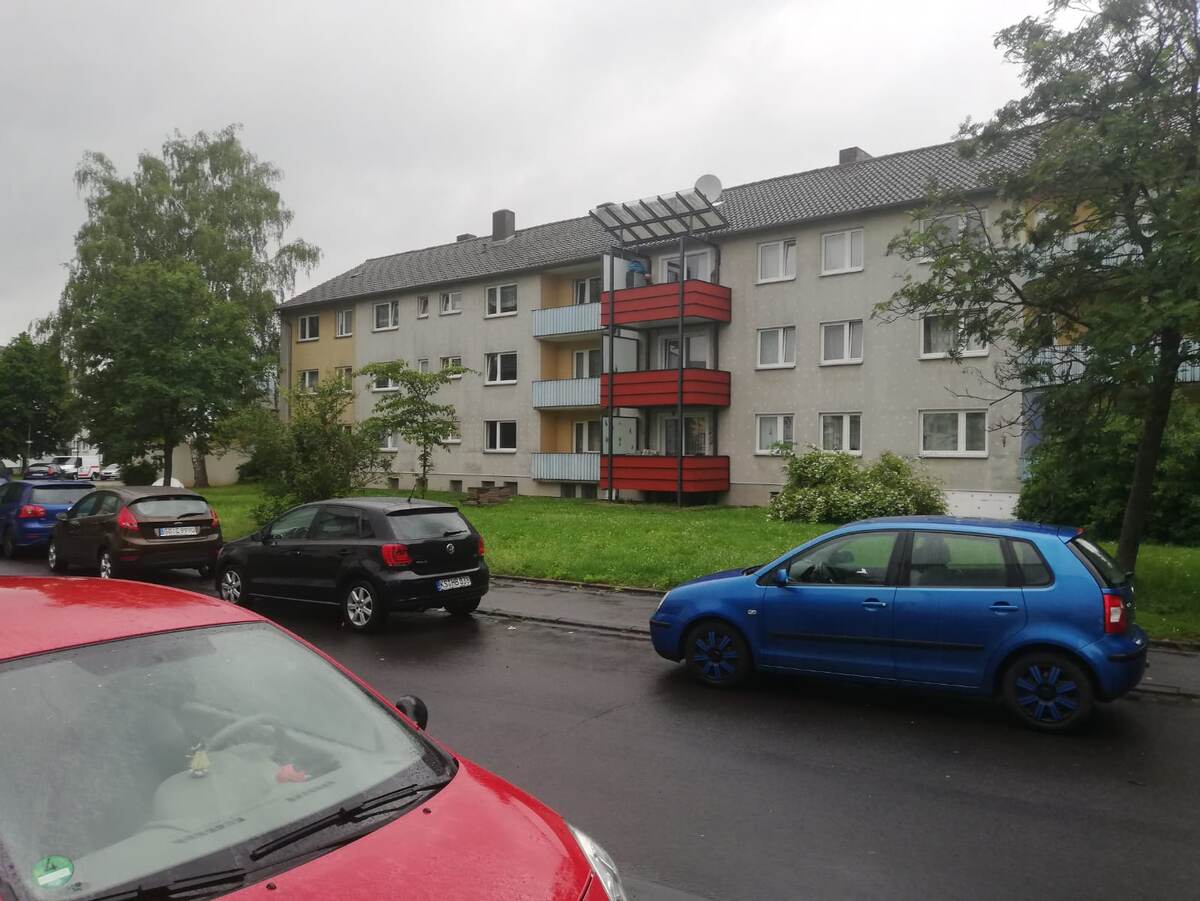 Типичное жильё для "социальщиков" в провинциальном городке. В германии вообще высотных зданий очень мало. Обычно высотками бывают либо какие-то достопримечательности и исторические здания, либо бизнес-центры. 