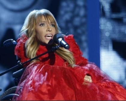 Юлия Самойлова на выступлении: Фото из открытых источников