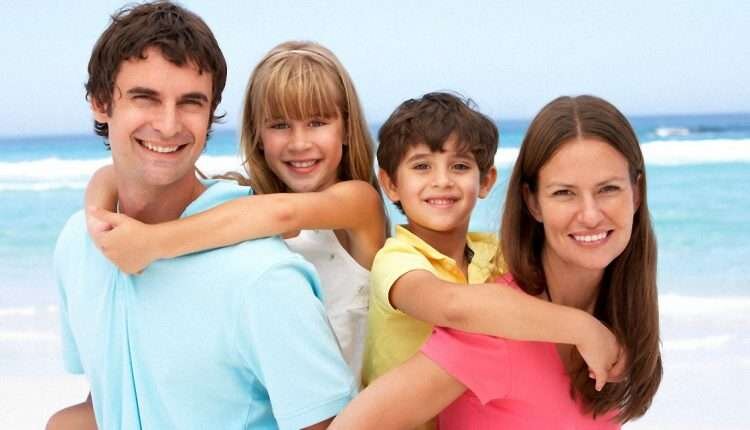 Родители и их дети.