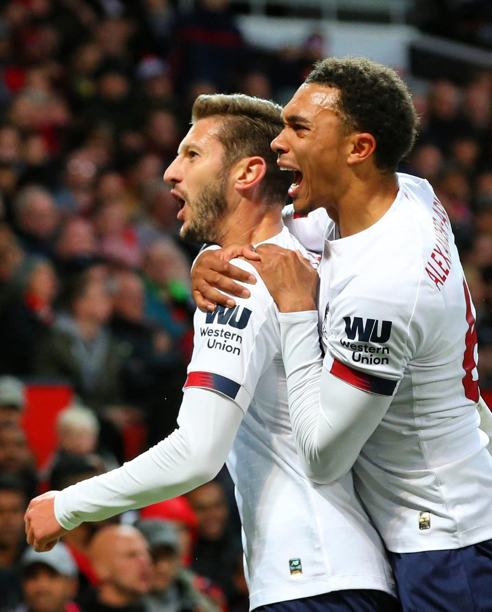 Адам Лаллана Слева