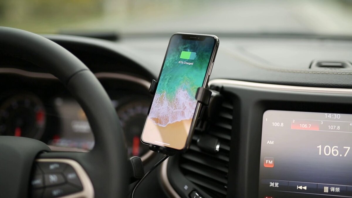 Xiaomi 70mai Midrive Pb01 vs Xiaomi Wireless Car Charger – что лучше  выбрать в качестве беспроводной автомобильной зарядки | Mishka Shop | Дзен