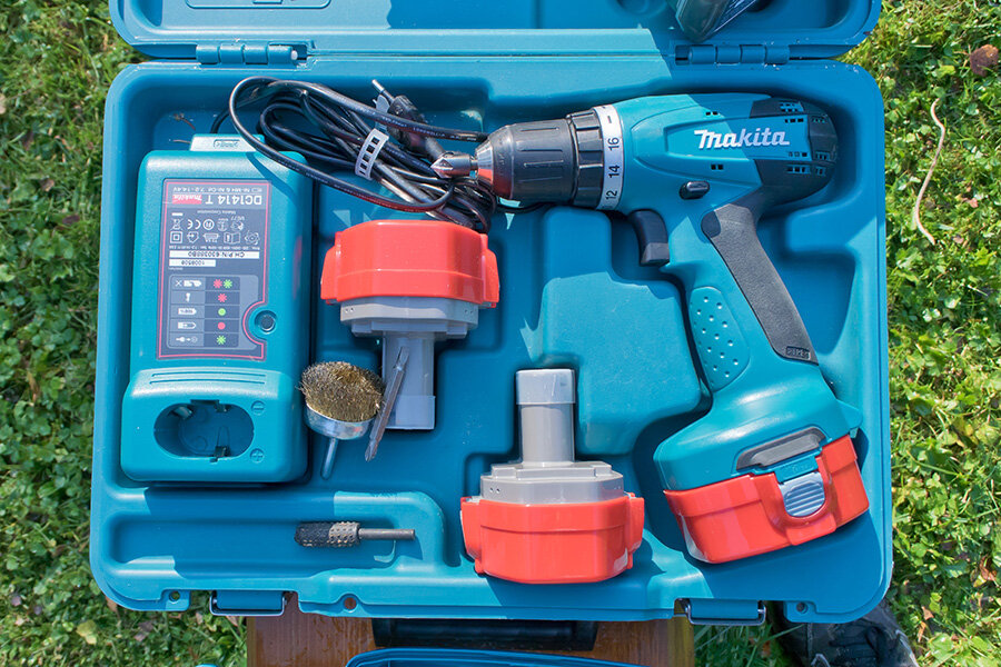 Мой старый шуруповерт Makita. (Источник: фото автора)