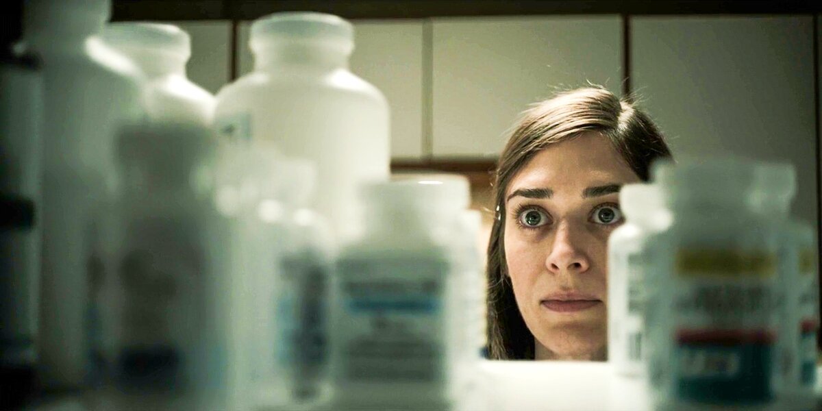 Лиззи Каплан в роли Энни Уилкс  