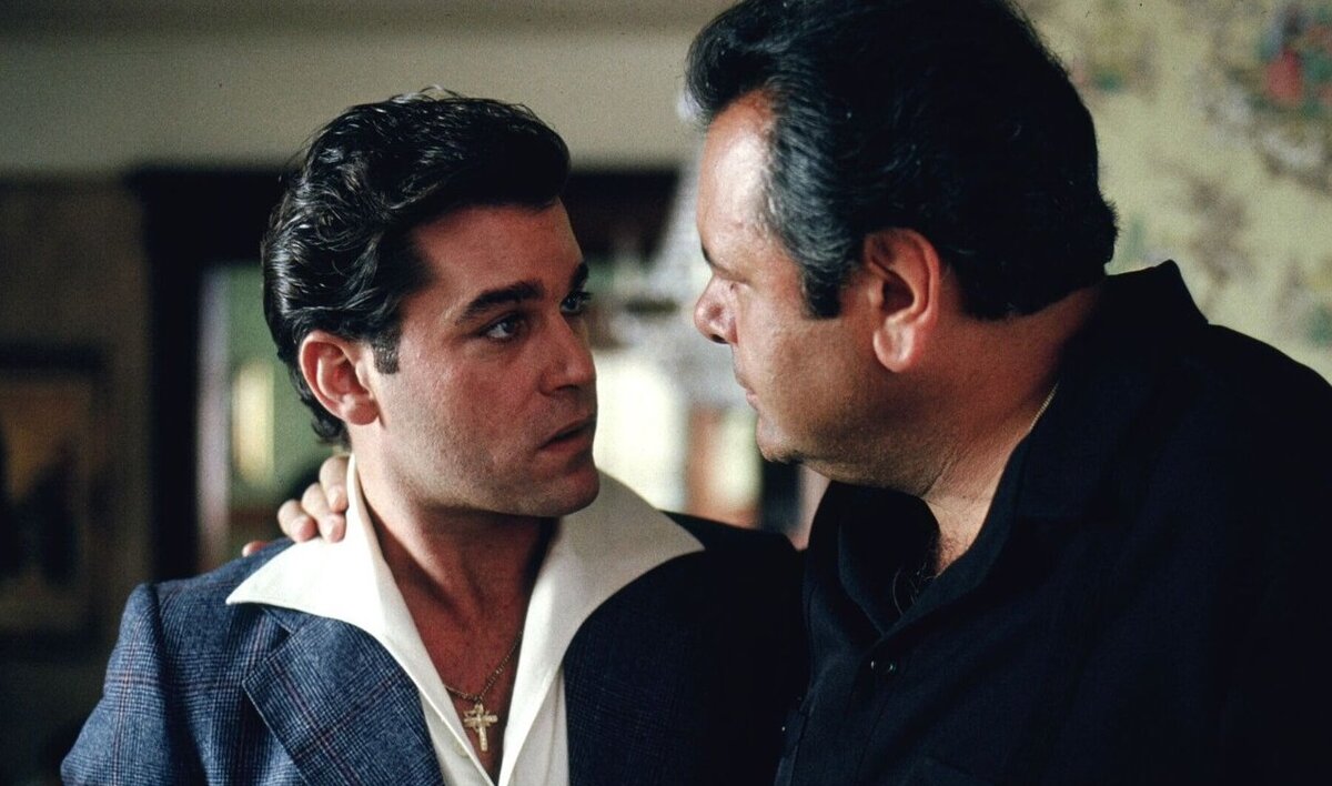 Кадр из фильма "Славные парни" (1990)