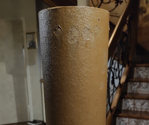 Как вам следы от пальцев на этом комке грязи!