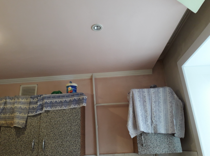 Потрескался потолок после покраски водоэмульсионной краской что делать