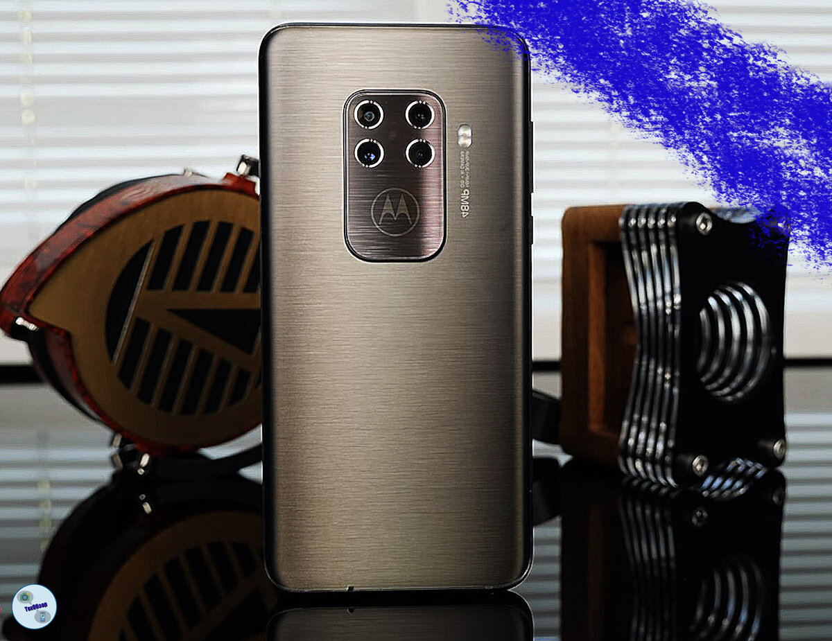 Смартфон Motorola One Zoom