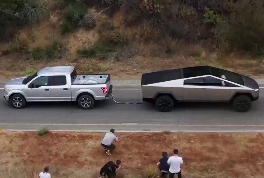 Видео можно найти в интернете(Ford vs Tesla)
