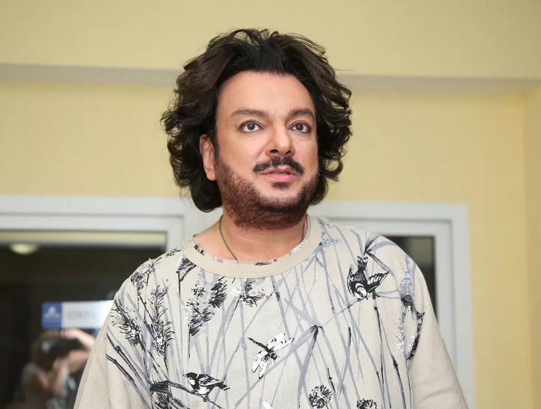 Долг по ипотеке банку, певец, эстрада, звезда