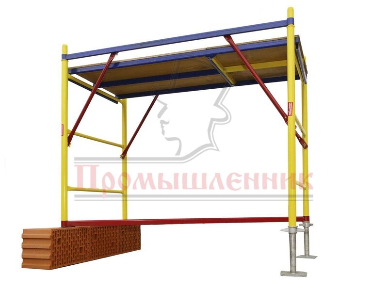 Вышки-туры эконом, сочетание винтовых опор и опорных пяток