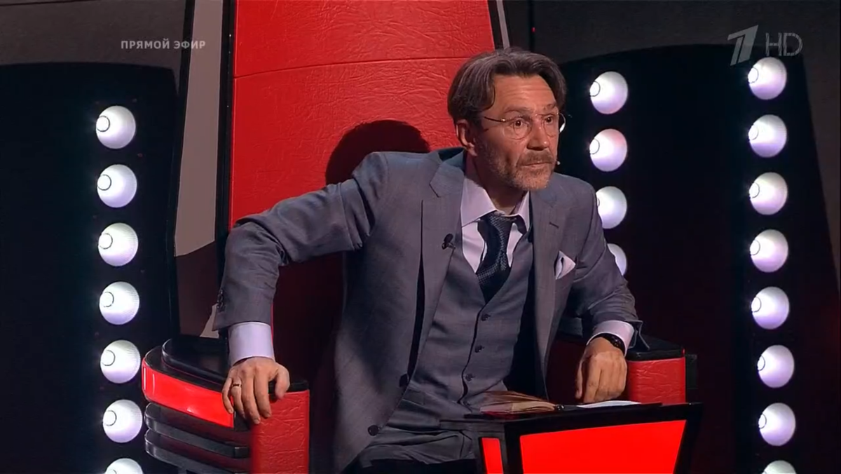 Пожалуй, в этом шоу Голос честен со всеми лишь Сергей Шнуров