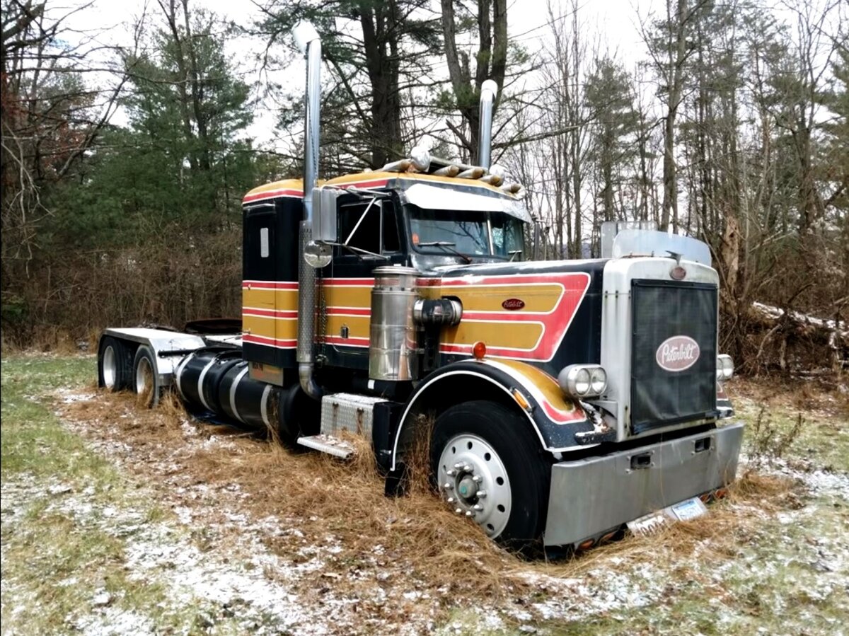 Грузовик Peterbilt 359 мотор