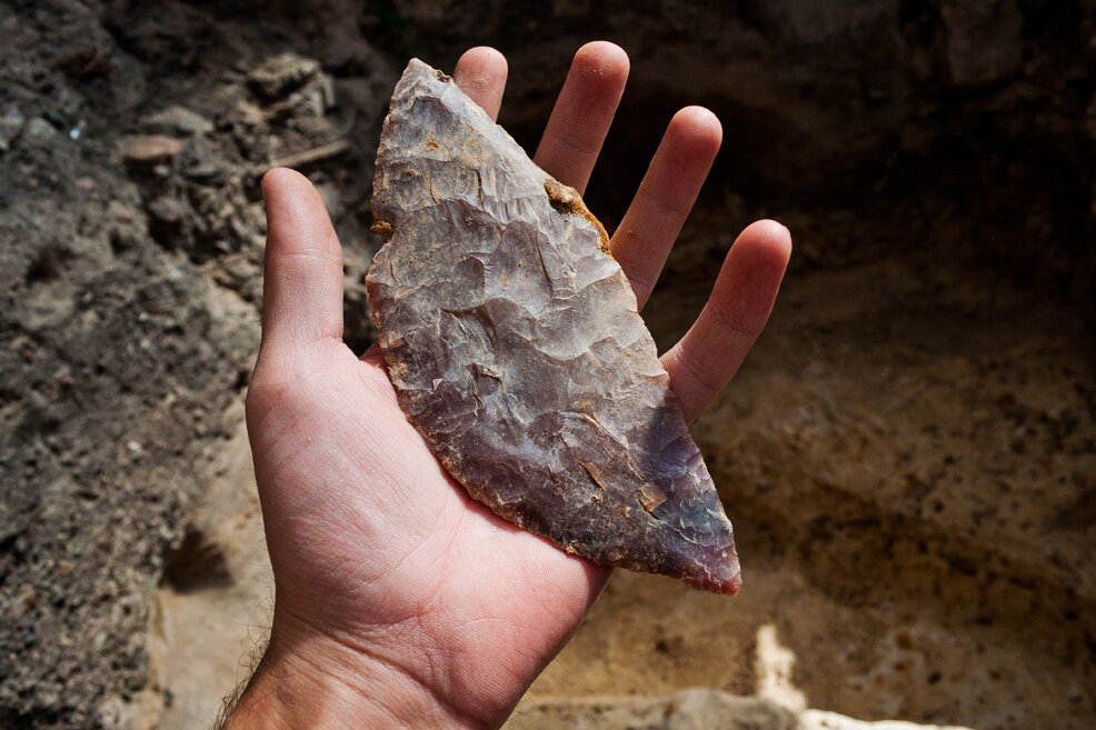 Каменный нож.