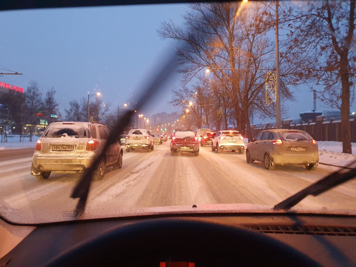 Утренние пробки в любом городе.