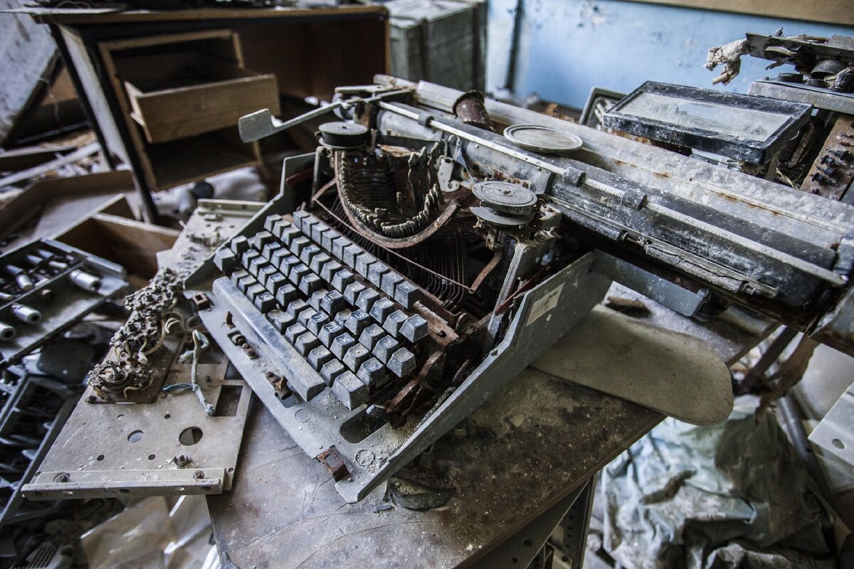 Такие компьютеры ещё валяются в Припяти, в Чернобыльской зоне сегодня