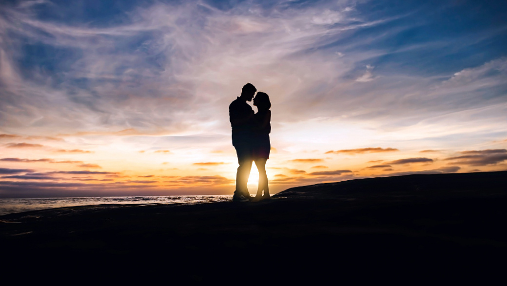 Признание на закате...что может быть романтичнее...