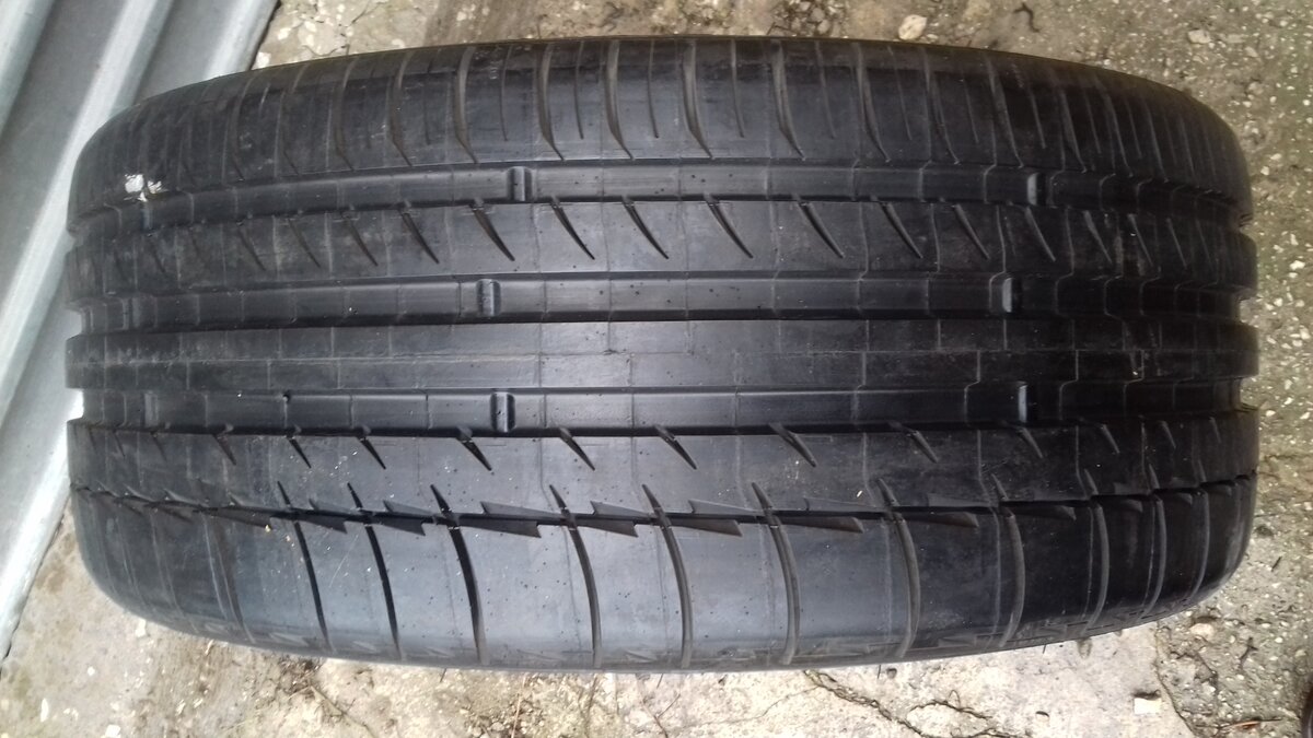 225 35 ZR19 88Y Michelin Pilot Sport PS2 France 220 AA A