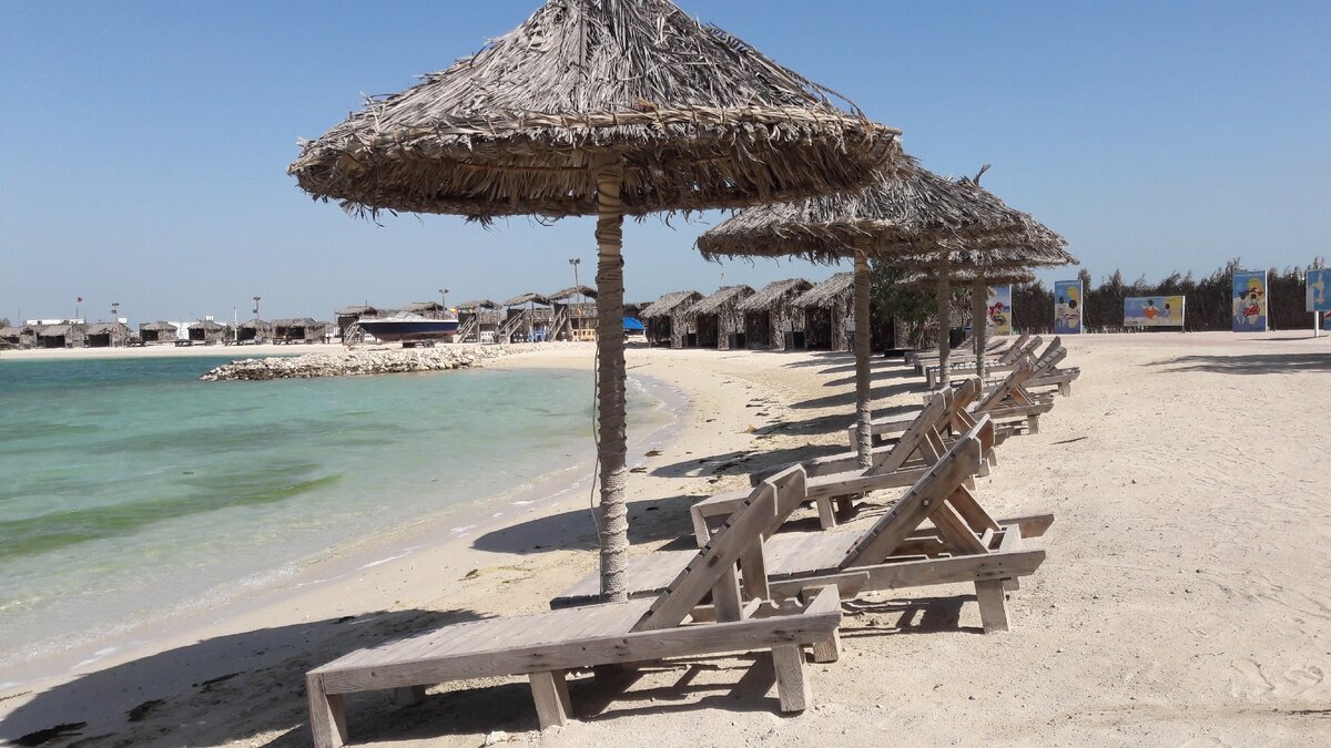 Как выглядят пляжи в Бахрейне. Он очень стремится догнать ОАЭ, но пока не все получается