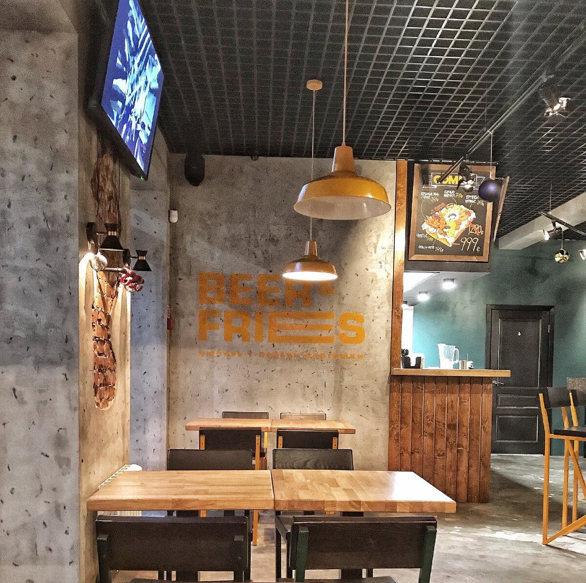 Local pub промышленная ул 8 фото Не центром единым. Пивной "Local" паб Beer & Fries теперь и в юго-восточном спал